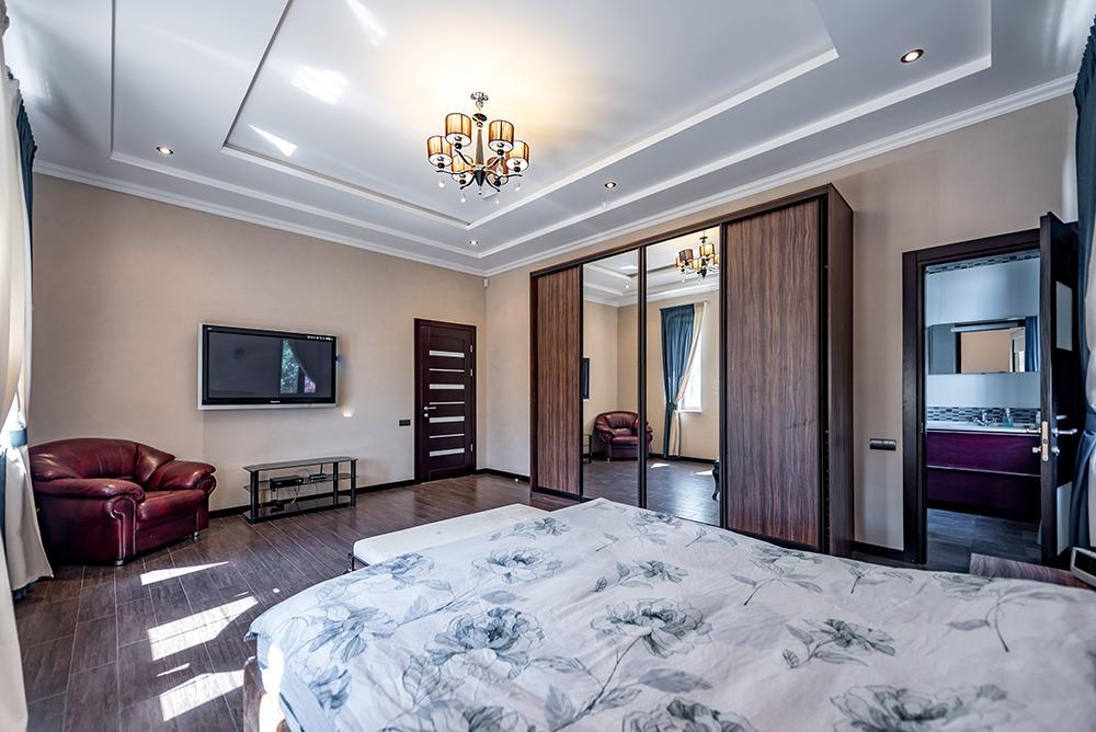 Отель Whippet House Киев Экстерьер фото