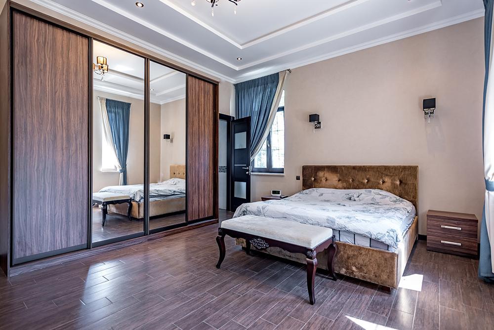 Отель Whippet House Киев Экстерьер фото
