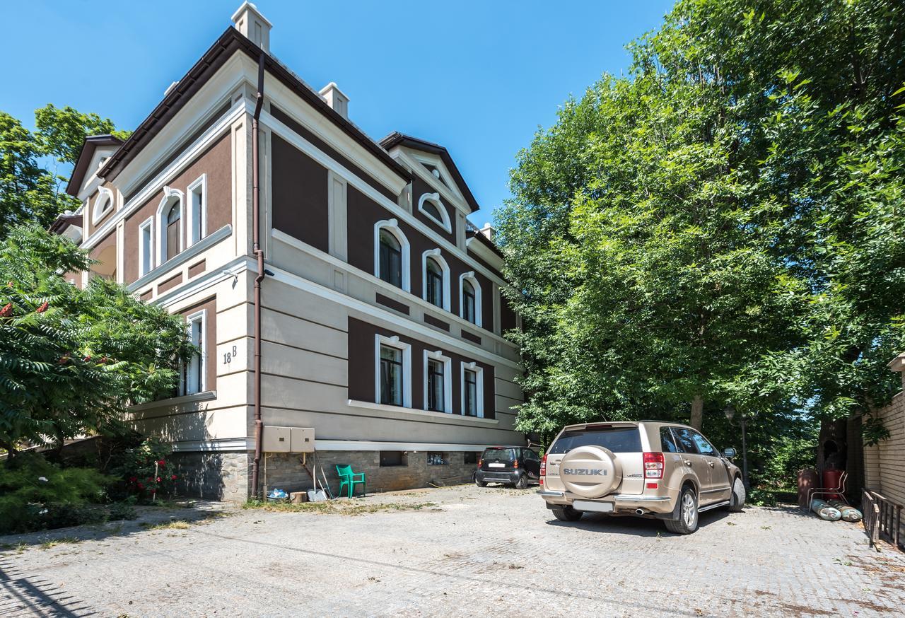 Отель Whippet House Киев Экстерьер фото